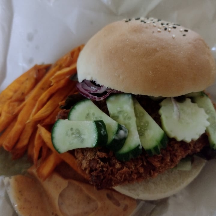 photo of Ganita Cafe Happy Chicken Burger shared by @felice on  14 Nov 2021 - review