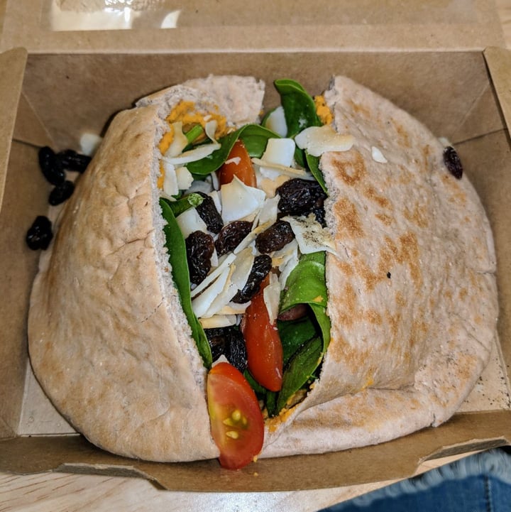 review photo of Shake Farm Healthy Hummus Pita Pocket shared by @rationpi on 05 Oct 2018 - review