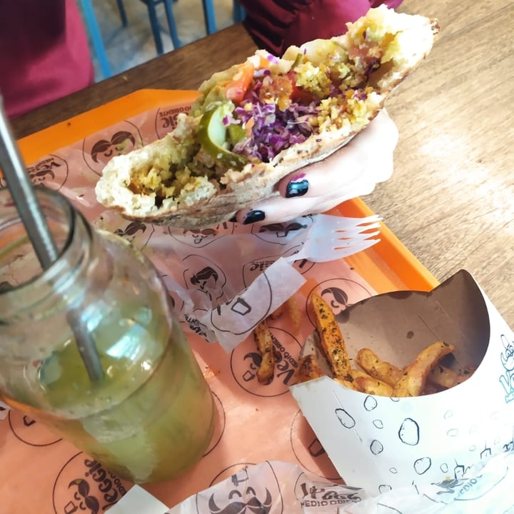 photo of Veggie Medio Oriente Combo Falafel shared by @queergael on  07 Nov 2021 - review