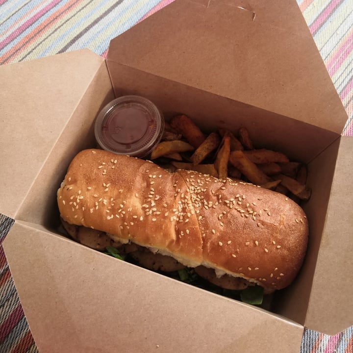 review photo of Earthbowl Sándwich Bistro Steak shared by @haidicamarena on 06 Sep 2021 - review