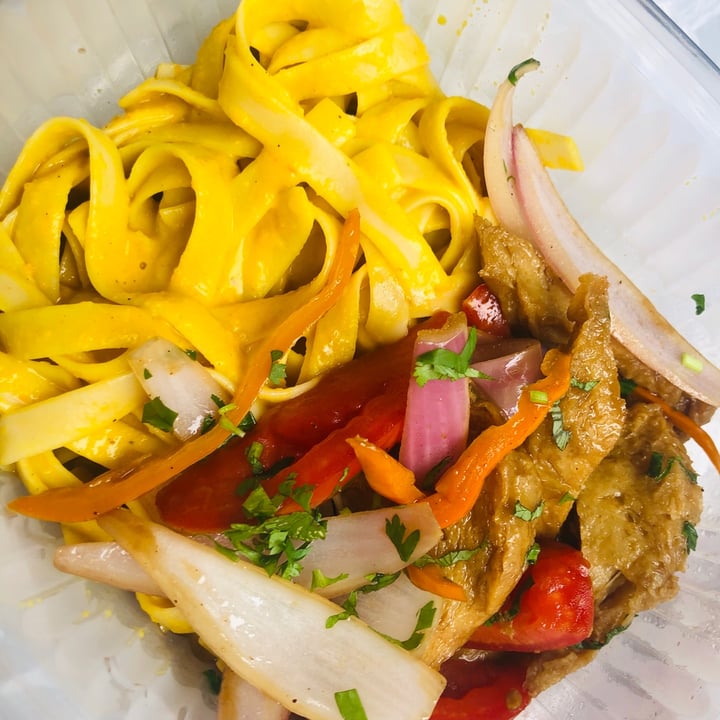 photo of Loving Hut - Golden Food Lomo Saltado con Fettuccini a la huancaína shared by @sophie15 on  15 Jun 2020 - review