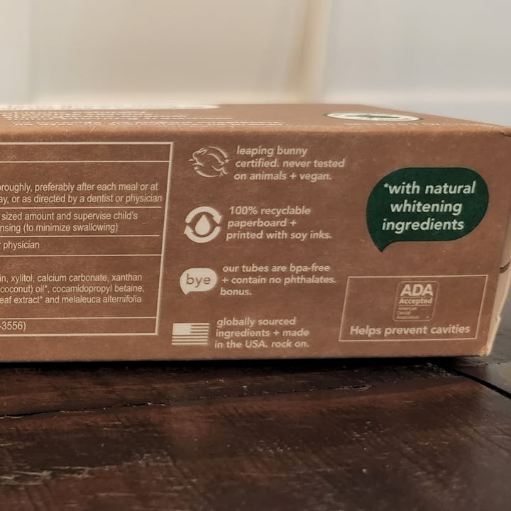 photo of Hello Naturally Whitening Fluoride Toothpaste (Farm Grown Mint with Tea Tree and Coconut Oil) shared by @gizagirl on  09 Jun 2022 - review