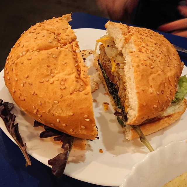 菜肴“Hamburguesa de Pollo”的照片
