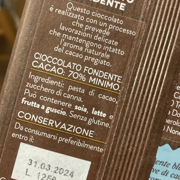 photo of Saper di Sapori  Cioccolato fondente 70% shared by @veganzuzi on  31 May 2022 - review