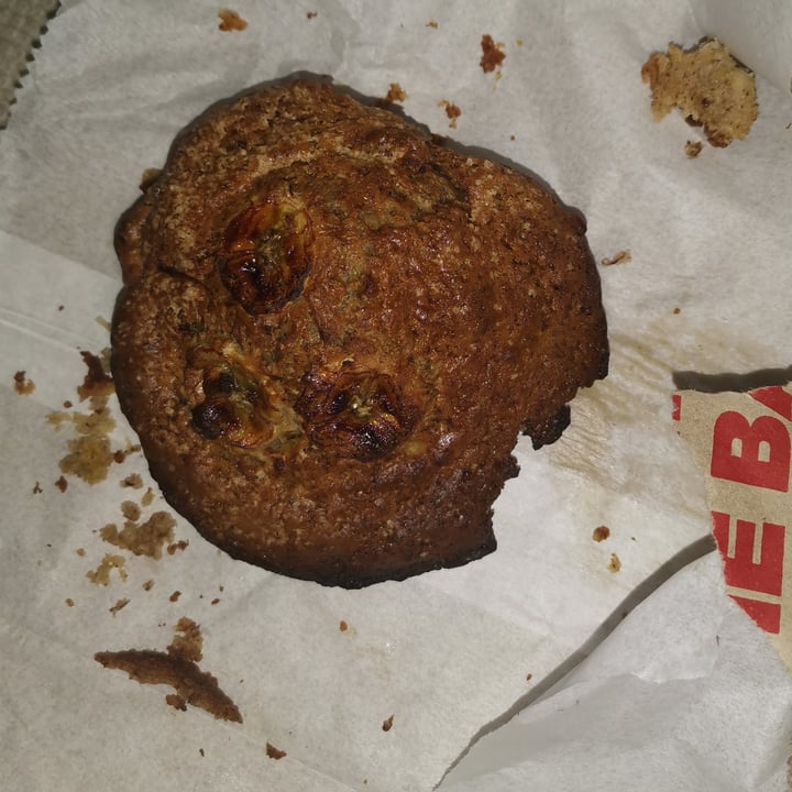 photo of vida e caffè Sunningdale Banana, Date & Nut Butter Muffin shared by @lunascorner on  11 Aug 2022 - review