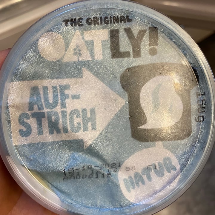 photo of Oatly Original Creamy Oat Spread shared by @ysagellert on  16 Jul 2021 - review