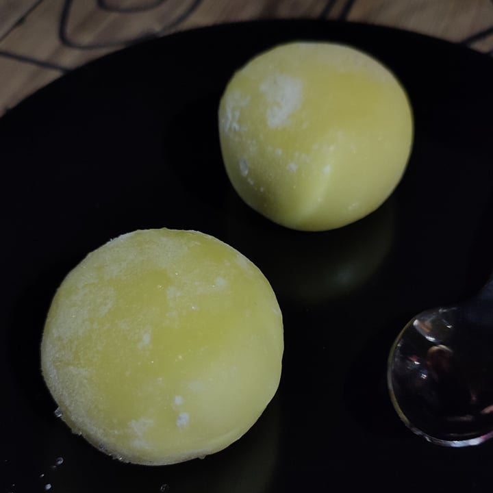 photo of ROCK TAVERN FAROLES Mochi De Helado Vegano Sabor Mango shared by @pickyrabbit on  08 Jul 2022 - review