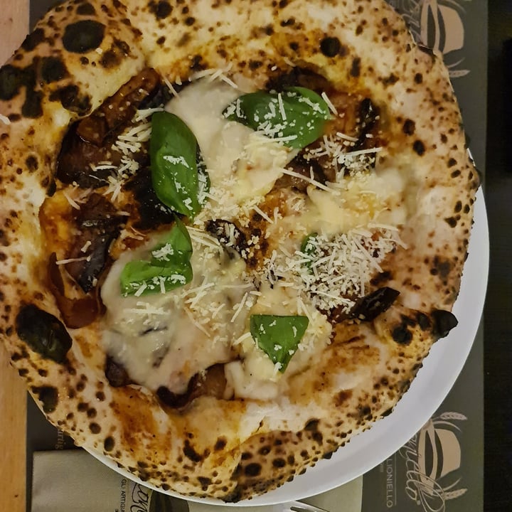 photo of Pizzeria da Lioniello Mondiale Veg shared by @martinadellecave on  21 Jun 2021 - review