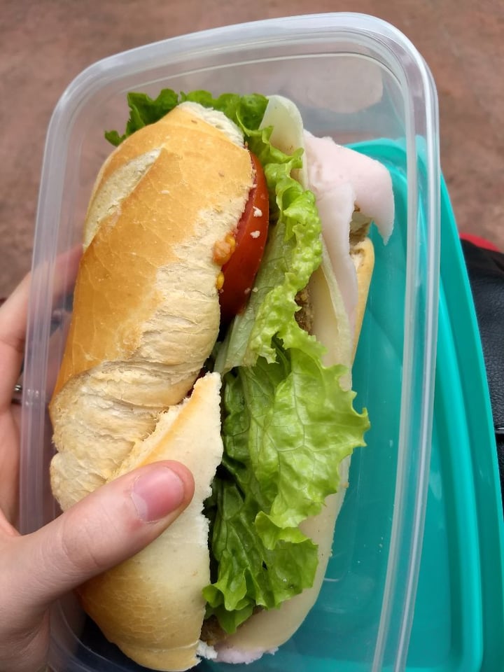 photo of Futuro Veggie - Coffee & Deli Sándwich de Milanesa shared by @rashtfer on  02 Aug 2019 - review