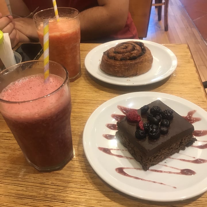 photo of COCONARANJA tienda & resto Brownie con Frutos Rojos shared by @marianalopez on  19 Jan 2021 - review