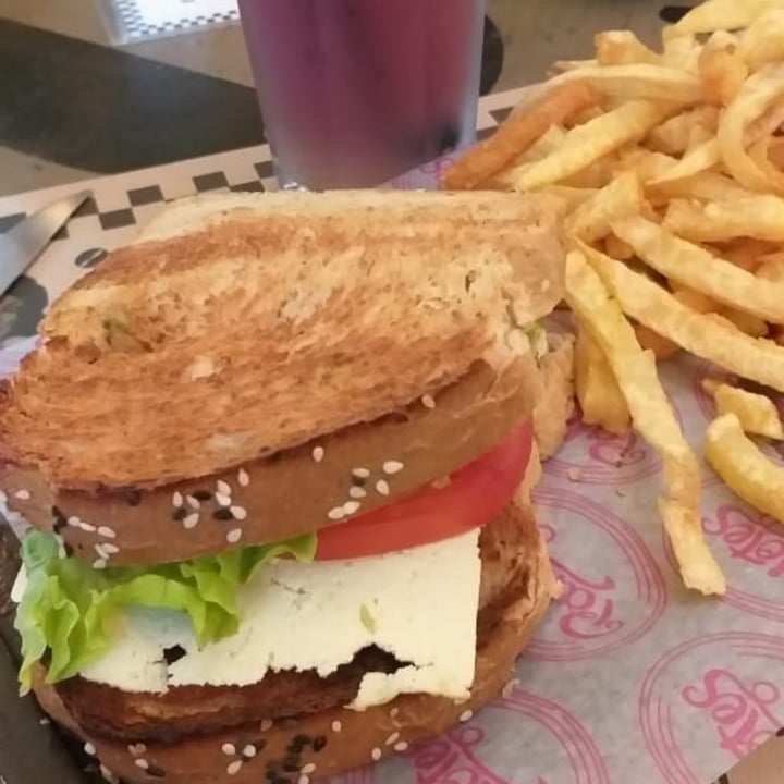 photo of Palotes Comida Sandwich vegan shared by @mariavporlosanimales on  20 Jan 2021 - review