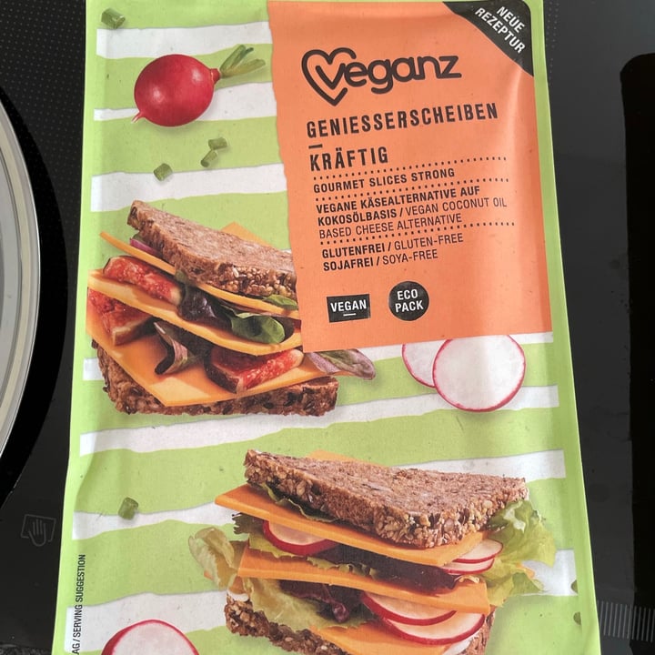 review photo of Veganz Genießerscheiben Kräftig shared by @viktorvegan on 26 Sep 2021 - review