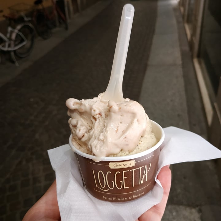 photo of Gelateria Loggetta Coppetta arachidi con sale di Cervia e pistacchio shared by @sarag90 on  03 Jul 2022 - review