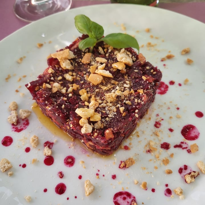 review photo of Ristorante Angolo Divino tartare di Barbabietola shared by @leonilde on 31 Aug 2022 - review