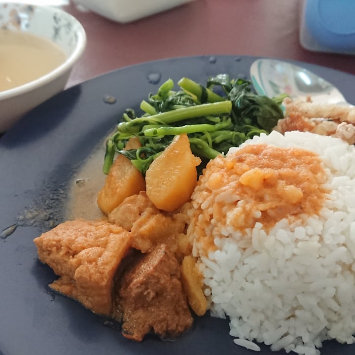 photo of Kedai Kopi Sin Lok 新乐素食馆 经济饭 shared by @sky18 on  28 Jun 2022 - review