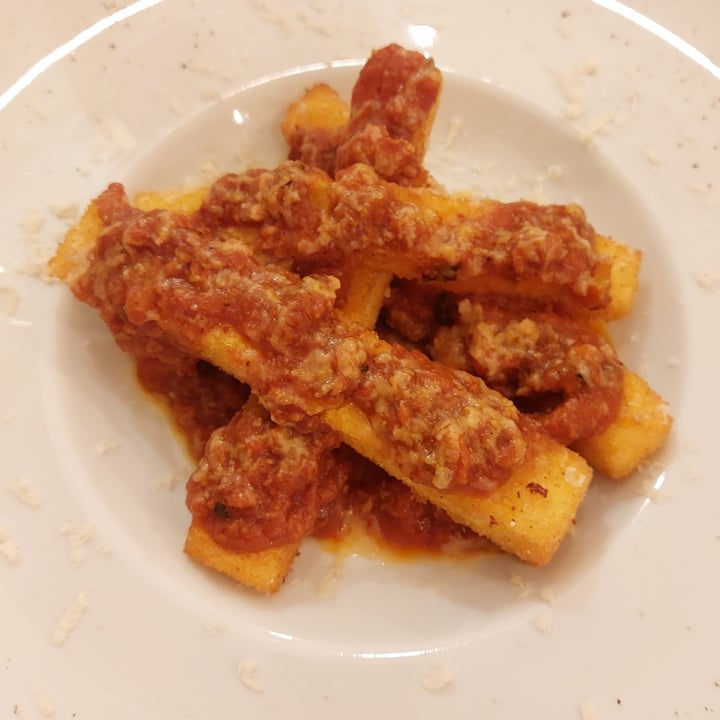 photo of Cavò Bistrot Stick di polenta con sugo beyond shared by @sandrinaales on  11 Mar 2022 - review