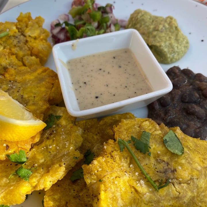 photo of The Hen's Teeth Seitan Kebab & Sides shared by @sianya85 on  15 Oct 2022 - review