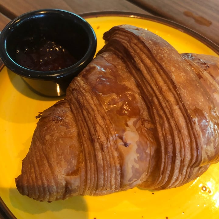 photo of Privé at Singapore Botanic Gardens Croissant shared by @soy-orbison on  18 Apr 2022 - review