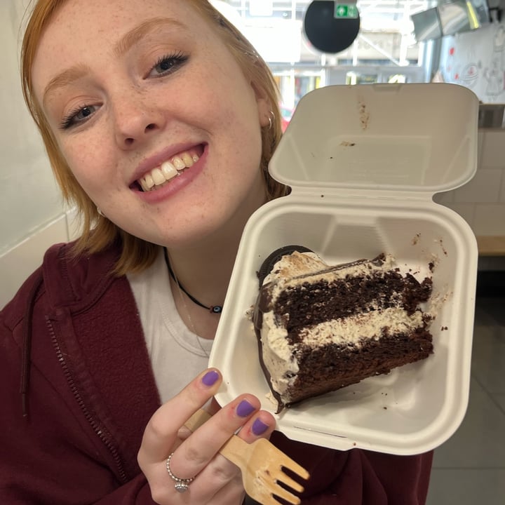 photo of Really Happy Chicken Cookies and cream cake shared by @cable on  13 Apr 2022 - review