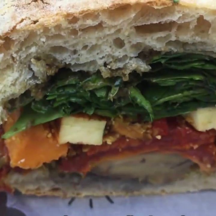 photo of Fifi Almacén Sandwich En Ciabatta De MM shared by @florecer on  01 Jun 2022 - review