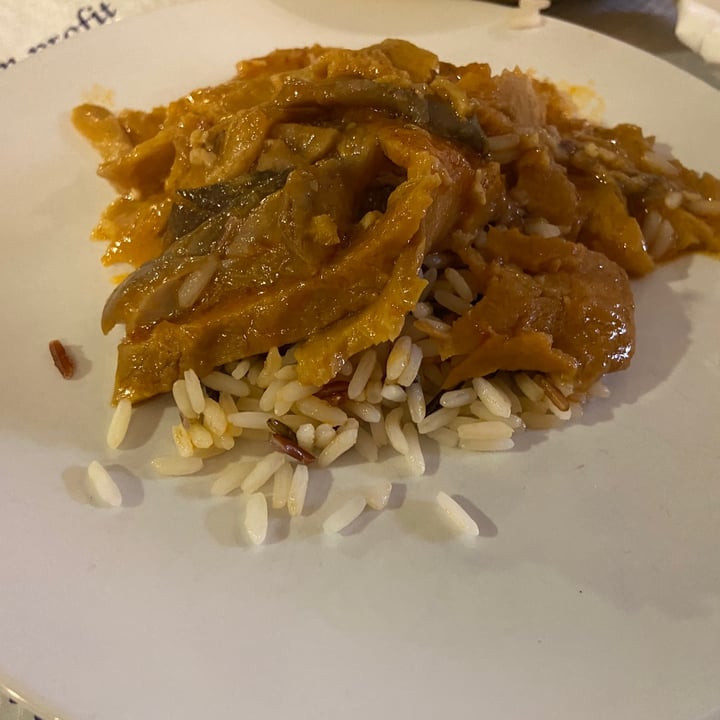 review photo of Shangri La Fricandó de seitán shared by @nadiagq on 04 Jul 2020 - review