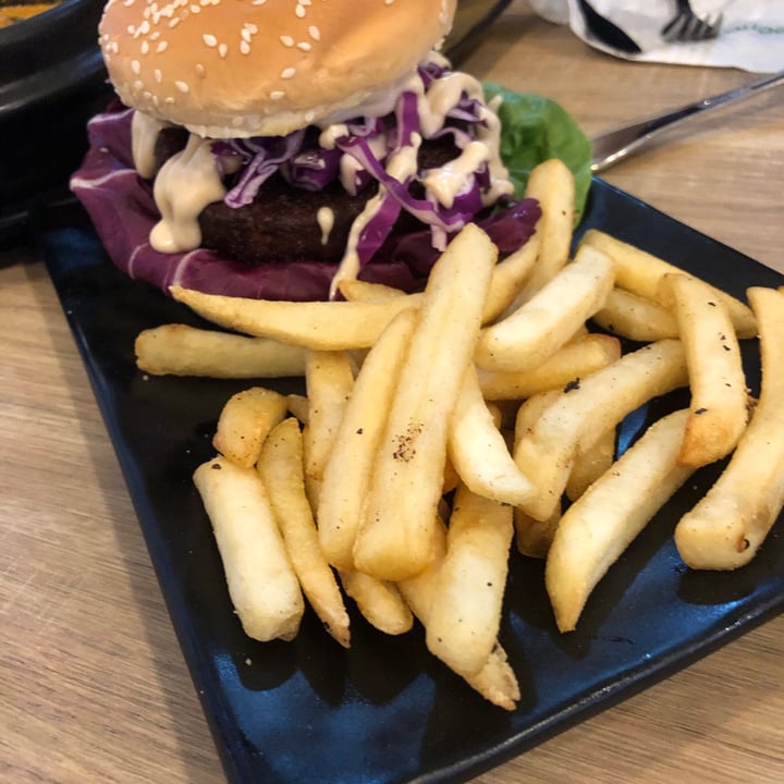 photo of GreenDot - NEX Lentil Mushroom Burger W Tahini Sauce shared by @soy-orbison on  04 Aug 2020 - review