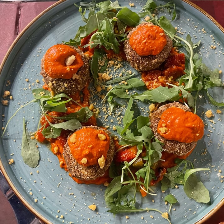 review photo of Rifugio Romano Polpette Proteiche Su Crema Di Peperoni E Dadolata Di Peperoni Con Formaggio Di Anacardi shared by @rorox85 on 07 Jul 2022 - review