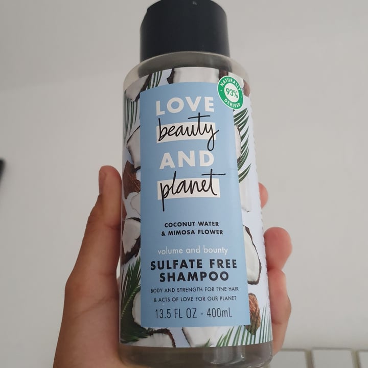 review photo of Love Beauty and Planet Coconut Water & Mimosa Flower Shampoo shared by @valgmon on 25 May 2021 - review