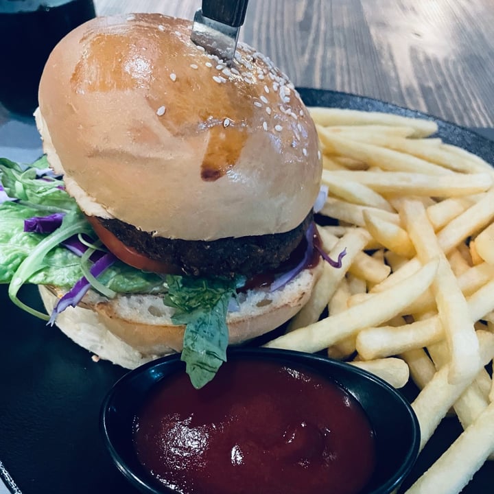 review photo of Boston Burger bar Greenpeace Vegan burger shared by @dawnfabbricatti on 16 Oct 2021 - review