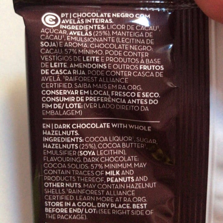 photo of Continente Chocolate negro avelãs inteiras shared by @lahziesmann on  09 Jul 2021 - review