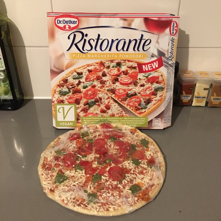 photo of Dr. Oetker Ristorante Pizza Margherita Pomodori shared by @derelectt on  12 Nov 2021 - review