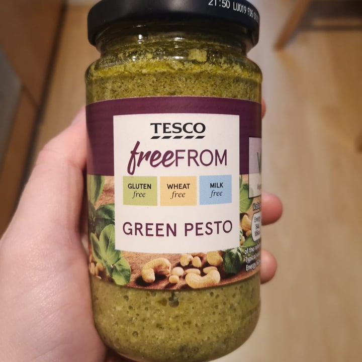 photo of Tesco Green Pesto shared by @mariadesantis on  08 May 2021 - review