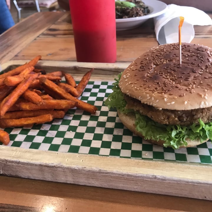 review photo of Aroma lsla Veggie Burger shared by @vegkiki on 05 Nov 2020 - review