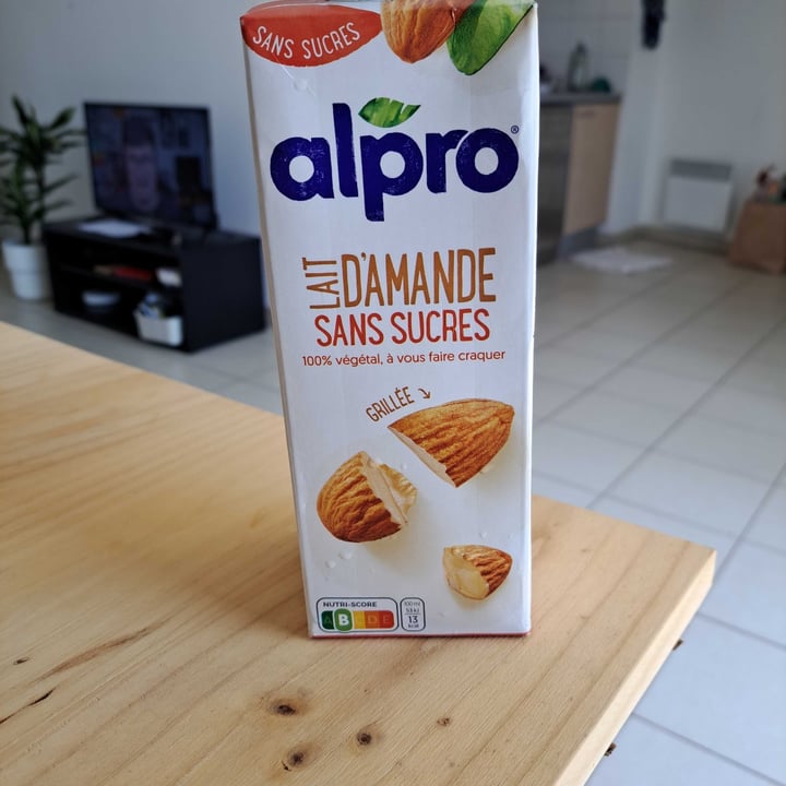 photo of Alpro Alpro Lait Amande SANS SUCRE shared by @arleneclaire on  08 May 2022 - review