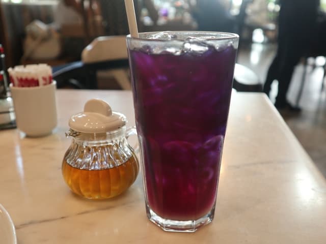 Foto del piatto “Butterfly Pea Lime”