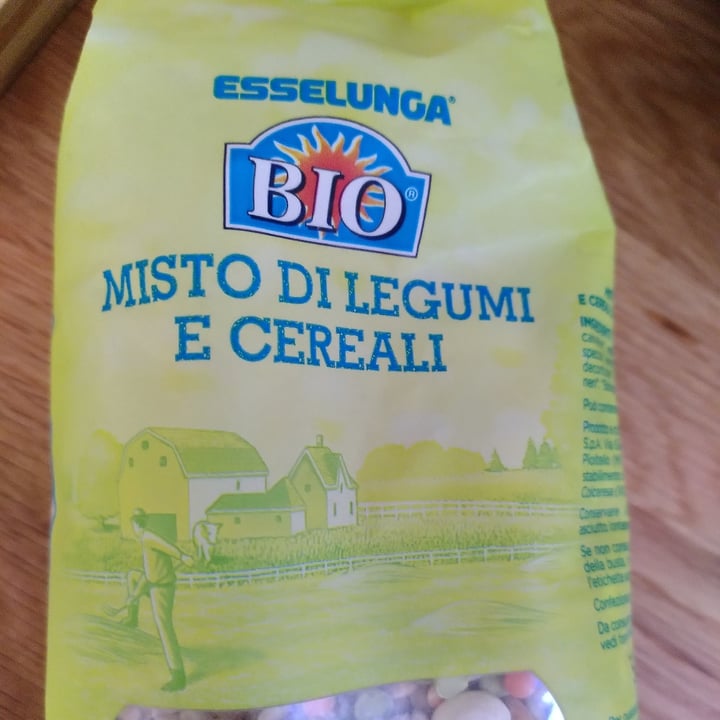 photo of Esselunga Bio Misto di legumi e cereali shared by @walkabout-veg on  22 Jul 2022 - review