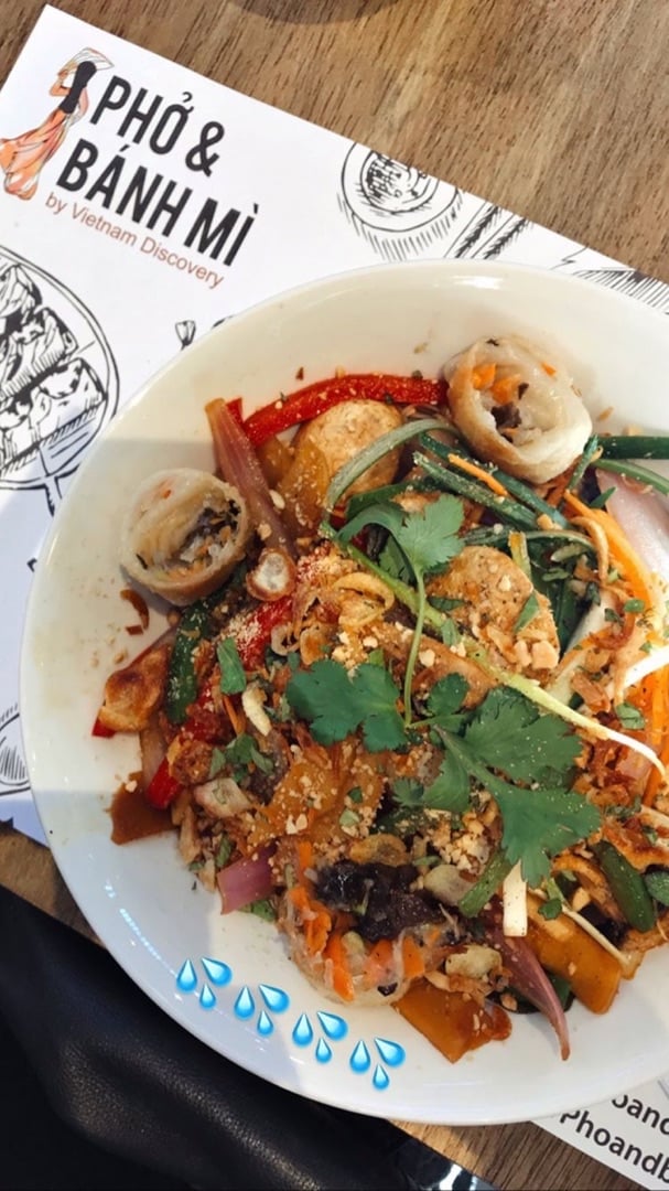 review photo of Phở & Bánh Mì (By Vietnam Discovery Restaurante) Pad viet shared by @coloaguayo on 29 Mar 2020 - review