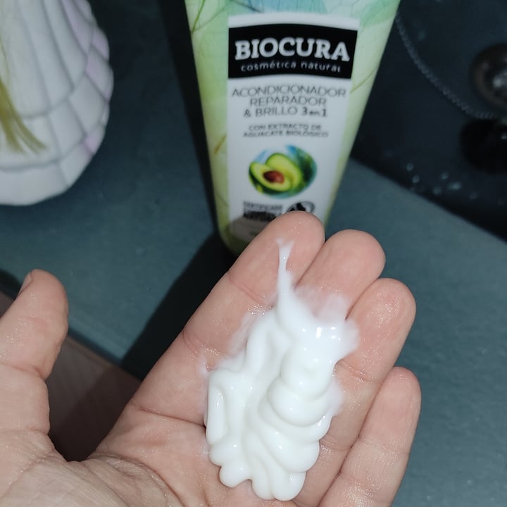 review photo of Biocura Acondicionador Reparador & Brillo 3en1 shared by @gorgona on 07 Dec 2021 - review