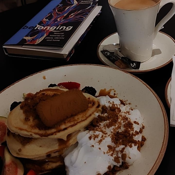 photo of HOLY COW Lounge Biscoff Pancakes shared by @sophiecalderwood on  06 Dec 2022 - review