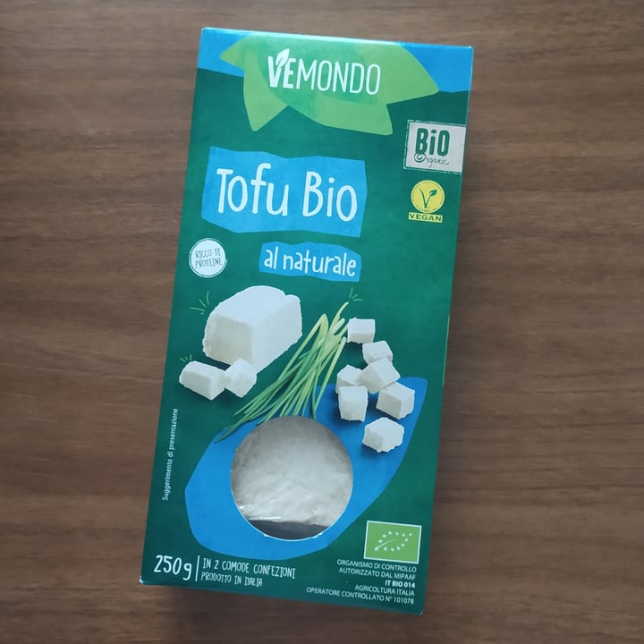 photo of Vemondo Tofu Bio al naturale shared by @lrn12 on  13 Jun 2022 - review