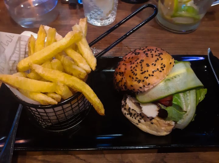 photo of Hudsons The Burger Joint (Claremont) The Houdini Burger shared by @chloekingdom on  15 Jan 2020 - review