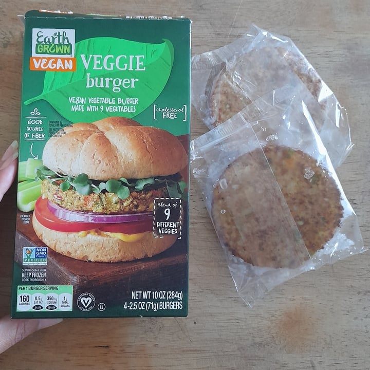 photo of Earth Grown Veggie Burger shared by @meiretorres2022 on  22 Jul 2022 - review