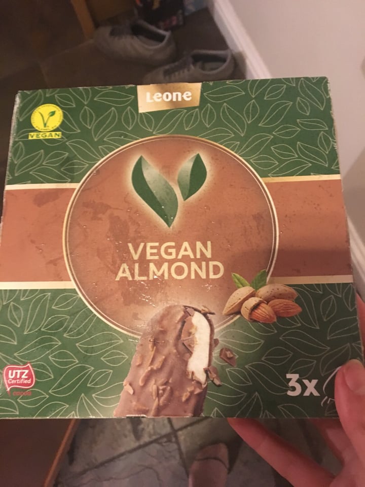 review photo of ALDI Vegan Almond Ice Cream shared by @hannahkennedy on 06 Jan 2020 - review