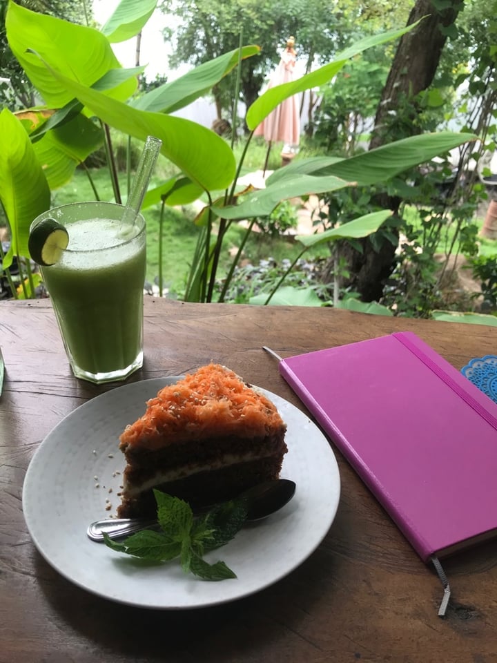 photo of Blue Earth Village Vegan Carrot Cake shared by @kindtree on  20 Feb 2020 - review
