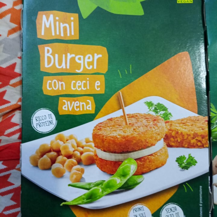 photo of Vemondo Mini Burger con Ceci e Avena shared by @4luglio1955 on  16 Nov 2021 - review