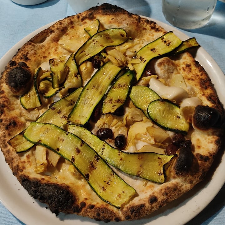 photo of Pizzeria Azzurra pizza Manu con stracchino di riso shared by @erisdelarge on  09 Jun 2022 - review