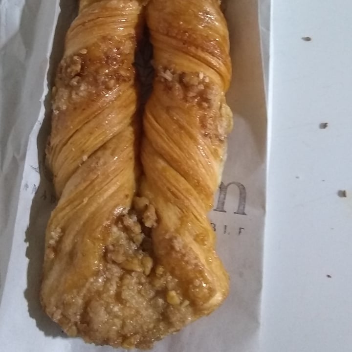 review photo of Le Panem Nut puff shared by @antonelia on 03 Nov 2021 - review