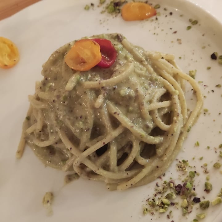 review photo of Nativa Ristorante Spaghettoni al pesto di pistacchio e ciliegini gialli shared by @gem18 on 24 Jun 2022 - review
