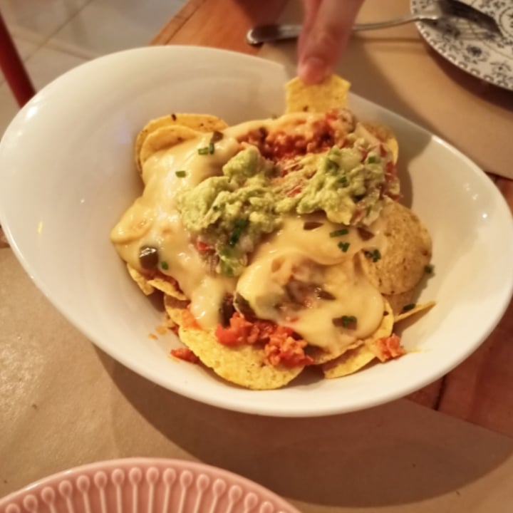 photo of La Libélula Vegan Café Nachos shared by @rockzio on  07 Nov 2020 - review