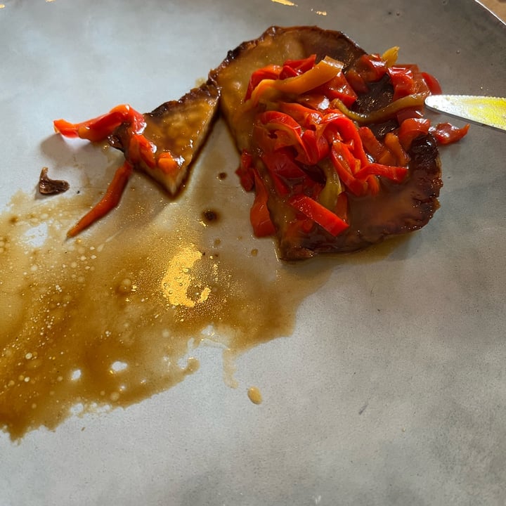 photo of MOM Cucina Vegetale Creativa Sedano rapa alla griglia con peperoni e salsa di soia shared by @blondeidentity on  07 Aug 2022 - review